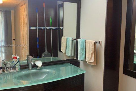 Copropriété à vendre à Sunny Isles Beach, Floride: 2 chambres, 114.46 m2 № 1850614 - photo 12