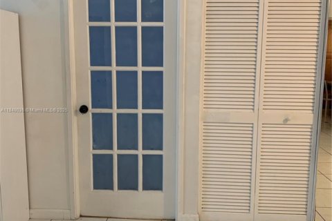 Copropriété à vendre à Sunny Isles Beach, Floride: 2 chambres, 114.46 m2 № 1850614 - photo 7