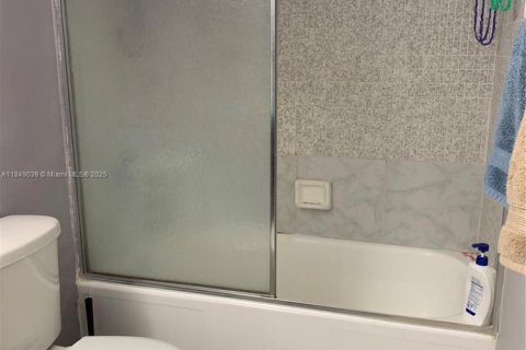 Copropriété à vendre à Sunny Isles Beach, Floride: 2 chambres, 114.46 m2 № 1850614 - photo 18