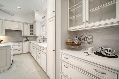 Villa ou maison à vendre à Tampa, Floride: 5 chambres, 413.97 m2 № 2148132 - photo 22