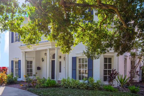 Villa ou maison à vendre à Tampa, Floride: 5 chambres, 413.97 m2 № 2148132 - photo 4