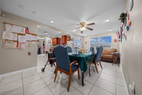 Propiedad comercial en venta en Plant City, Florida, 175.77 m2 № 1570805 - foto 7