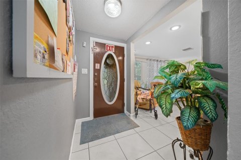 Propiedad comercial en venta en Plant City, Florida, 175.77 m2 № 1570805 - foto 6