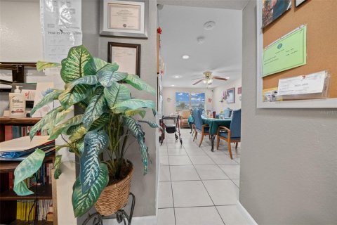 Propiedad comercial en venta en Plant City, Florida, 175.77 m2 № 1570805 - foto 5