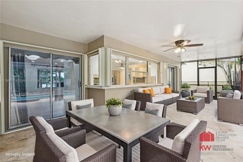 House in Miramar, Florida 3 bedrooms, 141.95 sq.m. № 1948581 - photo 13