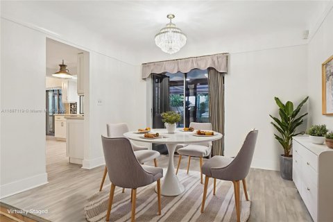 House in Miramar, Florida 3 bedrooms, 141.95 sq.m. № 1948581 - photo 5