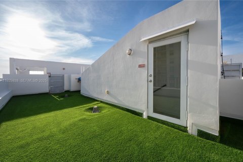 Снять в аренду кондоминиум в Майами, Флорида 2 спальни, 110.55м2, № 1987003 - фото 26