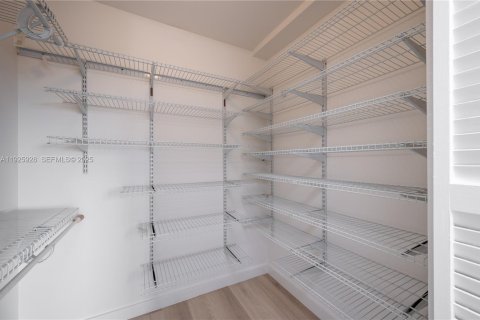 Снять в аренду кондоминиум в Майами, Флорида 2 спальни, 110.55м2, № 1987003 - фото 14