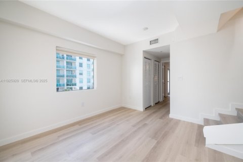 Снять в аренду кондоминиум в Майами, Флорида 2 спальни, 110.55м2, № 1987003 - фото 16