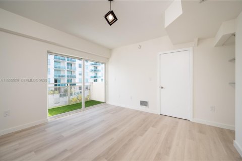 Снять в аренду кондоминиум в Майами, Флорида 2 спальни, 110.55м2, № 1987003 - фото 13