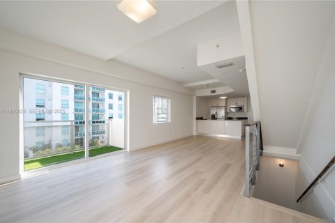 Кондоминиум с 2 спальнями в Майами, Флорида № 1987003