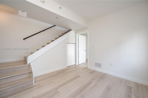 Снять в аренду кондоминиум в Майами, Флорида 2 спальни, 110.55м2, № 1987003 - фото 11