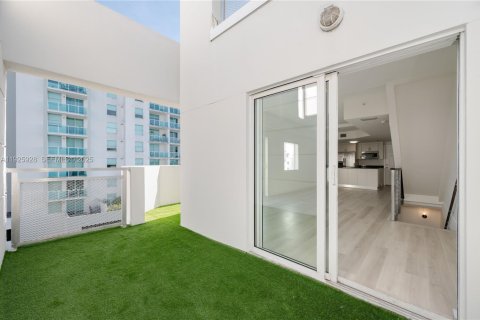 Снять в аренду кондоминиум в Майами, Флорида 2 спальни, 110.55м2, № 1987003 - фото 8