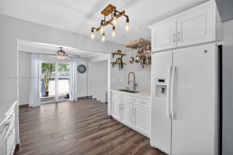 Купить виллу или дом в Коконат Крик, Флорида 3 спальни, 153.75м2, № 2033249 - фото 24