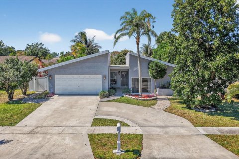 Villa ou maison à Coconut Creek, Floride 3 chambres, 153.75 m2 № 2033249