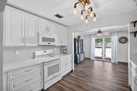 Купить виллу или дом в Коконат Крик, Флорида 3 спальни, 153.75м2, № 2033249 - фото 25