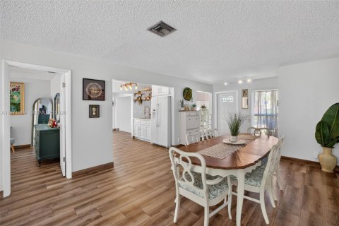 Купить виллу или дом в Коконат Крик, Флорида 3 спальни, 153.75м2, № 2033249 - фото 18