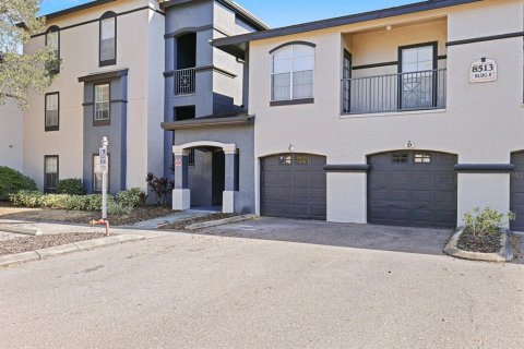 Condo in Temple Terrace, Florida, 1 bedroom № 2369135