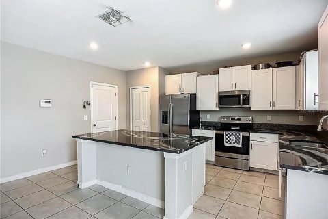 House in Ruskin, Florida 4 bedrooms, 244.61 sq.m. № 2215709 - photo 12