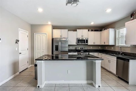 House in Ruskin, Florida 4 bedrooms, 244.61 sq.m. № 2215709 - photo 13
