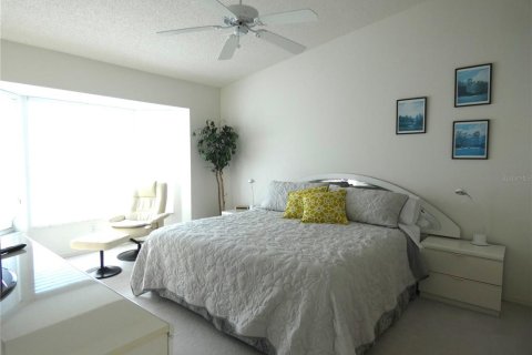Condominio en alquiler en Sarasota, Florida, 2 dormitorios, 123.84 m2 № 1405508 - foto 11