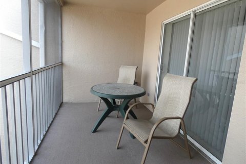 Condominio en alquiler en Sarasota, Florida, 2 dormitorios, 123.84 m2 № 1405508 - foto 3
