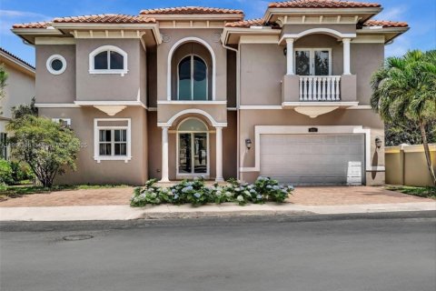 Купить виллу или дом в Форт-Лодердейл, Флорида 5 спален, 404.68м2, № 1958518 - фото 1