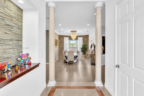 Купить виллу или дом в Форт-Лодердейл, Флорида 5 спален, 404.68м2, № 1958518 - фото 2