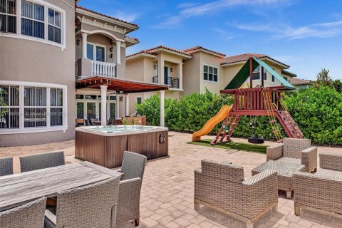 Купить виллу или дом в Форт-Лодердейл, Флорида 5 спален, 404.68м2, № 1958518 - фото 29