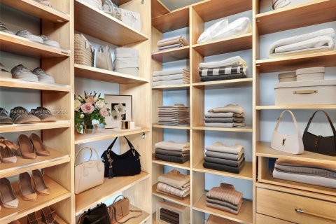 Купить виллу или дом в Форт-Лодердейл, Флорида 5 спален, 404.68м2, № 1958518 - фото 17