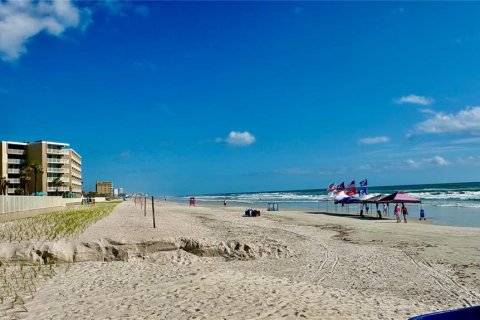 Villa ou maison à louer à New Smyrna Beach, Floride: 3 chambres, 162.21 m2 № 2205152 - photo 7