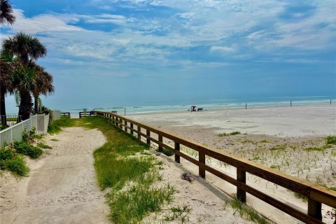 Villa ou maison à louer à New Smyrna Beach, Floride: 3 chambres, 162.21 m2 № 2205152 - photo 6