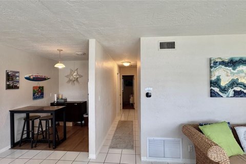 Villa ou maison à louer à New Smyrna Beach, Floride: 3 chambres, 162.21 m2 № 2205152 - photo 17