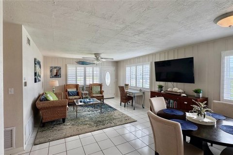 Villa ou maison à louer à New Smyrna Beach, Floride: 3 chambres, 162.21 m2 № 2205152 - photo 15