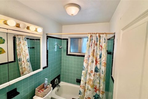 Villa ou maison à louer à New Smyrna Beach, Floride: 3 chambres, 162.21 m2 № 2205152 - photo 20