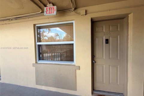 Copropriété à vendre à Miami Springs, Floride: 2 chambres, 57.97 m2 № 2429731 - photo 8