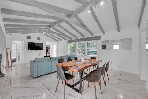 Снять в аренду виллу или дом в Майами-Шорс, Флорида 3 спальни, 103.03м2, № 1924318 - фото 16