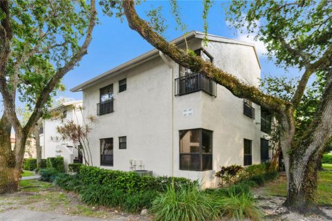 Condo in Coconut Creek, Florida, 3 bedrooms № 2076183