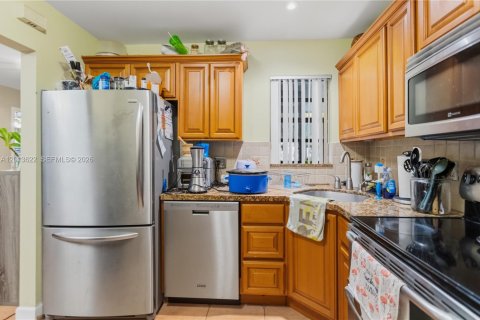 Condo in Coconut Creek, Florida, 3 bedrooms  № 2076183 - photo 5