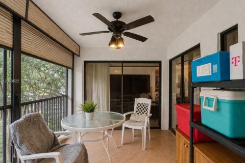 Condo in Coconut Creek, Florida, 3 bedrooms  № 2076183 - photo 16