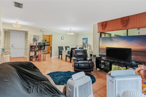 Condo in Coconut Creek, Florida, 3 bedrooms  № 2076183 - photo 7