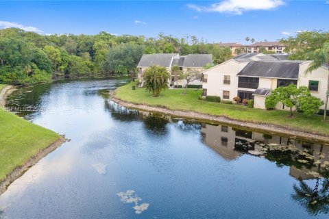 Condo in Coconut Creek, Florida, 3 bedrooms  № 2076183 - photo 25