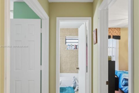 Condo in Coconut Creek, Florida, 3 bedrooms  № 2076183 - photo 15