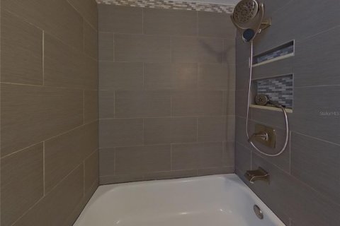 House in Lutz, Florida 3 bedrooms, 122.63 sq.m. № 1910973 - photo 10
