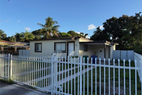 Купить виллу или дом в Майами, Флорида 4 спальни, 71.35м2, № 2005694 - фото 2