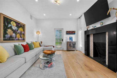 Villa ou maison à vendre à Coral Gables, Floride: 3 chambres, 178.19 m2 № 2052447 - photo 8