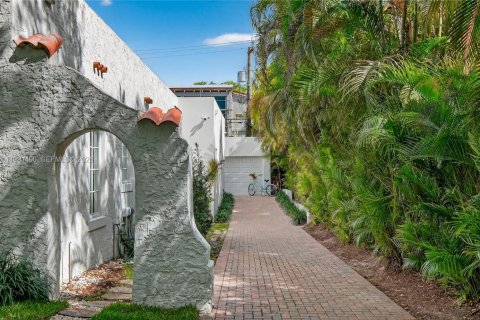 Villa ou maison à vendre à Coral Gables, Floride: 3 chambres, 178.19 m2 № 2052447 - photo 5