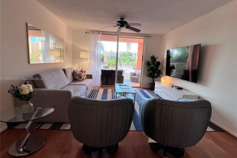 Condominio en alquiler en Aventura, Florida, 2 dormitorios, 109.62 m2 № 1937592 - foto 5