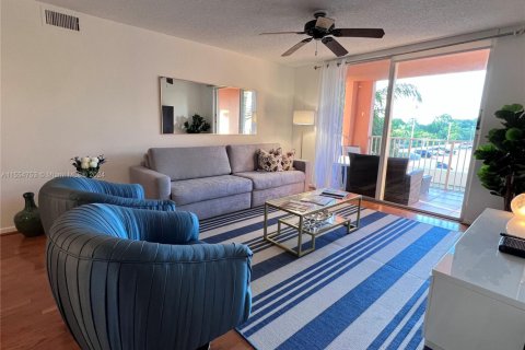 Condo in Aventura, Florida, 2 bedrooms  № 1937592 - photo 2