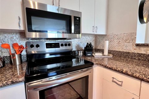 Condominio en alquiler en Aventura, Florida, 2 dormitorios, 109.62 m2 № 1937592 - foto 24